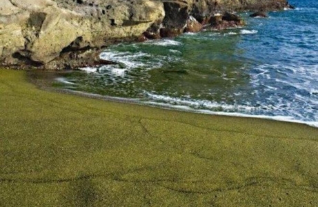  شاطئ باباكوليا الأخضر