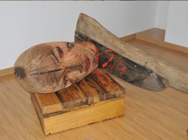 المقصلة في  المعرض