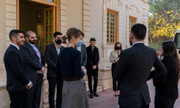 السيدة أسماء الأسد تلتقي الطلاب الأوائل من خريجي البرامج الأكاديمية لهيئة التميز والإبداع