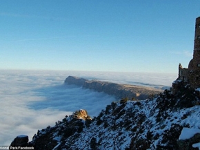 الأخدود العظيم يتحول إلى  نهر من ضباب 