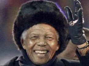 صور نادرة لنيلسون مانديلا مع الرؤساء والملوك العرب