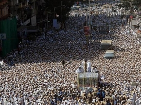 جنازة تتسبب في وفاة 18 هندي