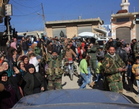 احتفالات حاشدة في بلدتي نبل والزهراء استقبالا لوحدات الجيش بعد فك الحصار