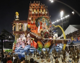 كرنفال  السامبا يهز البرازيل