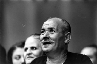 جمهور كوكب الشرق ومع كل نغمة حكاية