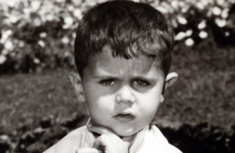 صور نادرة لأهم زعماء العالم والقادة العرب في مرحلتي الطفولة والصبا