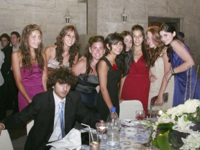 صور من حفل تخرج طلاب المدرسة الباكستانية بدمشق 