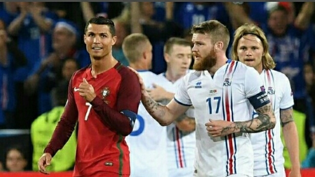 بالفيديو : كريستيانو رونالدو يرفض استبدال قميصه مع قائد أيسلندا    