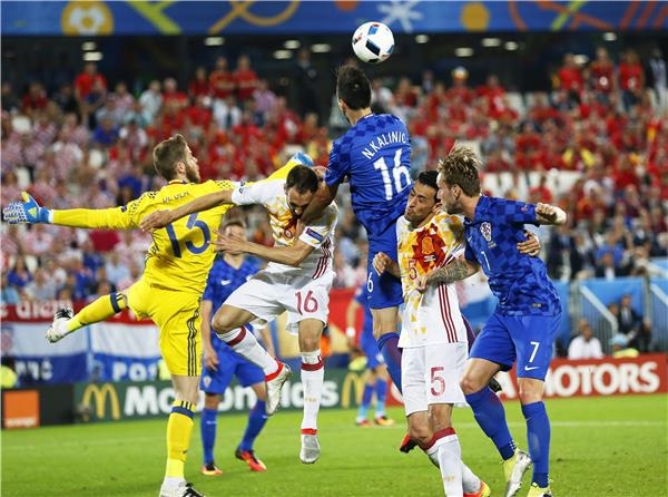يورو 2016.. اسبانيا تسقط في فخ الخسارة أمام كرواتيا  
