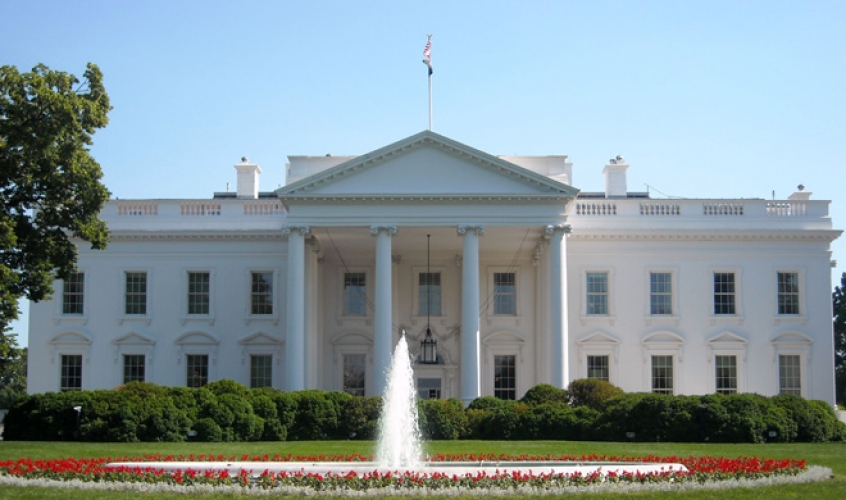 البيت الأبيض: أوباما يرفع القيود عن توريد الأسلحة لحلفاء واشنطن في مجال مكافحة الإرهاب بسوريا 