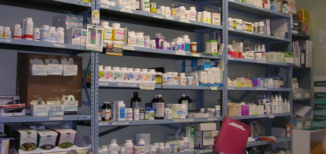 الصيادلة يشطبون أسعار الأدوية ويعدلونها بأقلامهم والنقيب 