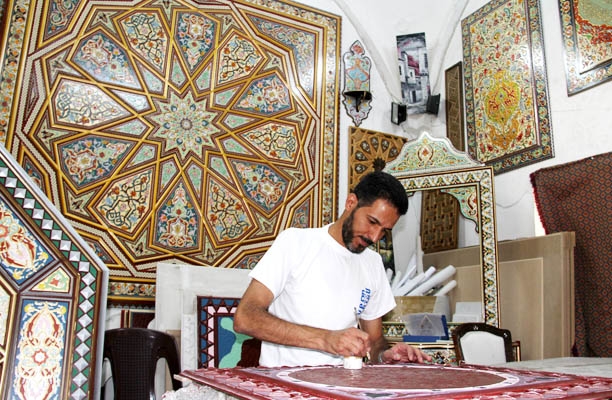 الخدمات الجامعية أوجاع لاتنتهي.. أول مركز لتصحيح 30 مادة مؤتمتة يوميا في جامعة تشرين.. 33 حرفة تـراثية مهددة بالزوال والسبب!!