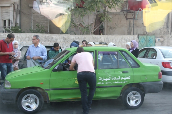 انخفاض الإقبال على مدارس السياقة إلى 75%.. قلق من كلمة “شواغر” وتشكيك بنوايا التعيين في التربية.. السورية للتجارة تعجز عن إخلاء شاغلي عقاراتها!