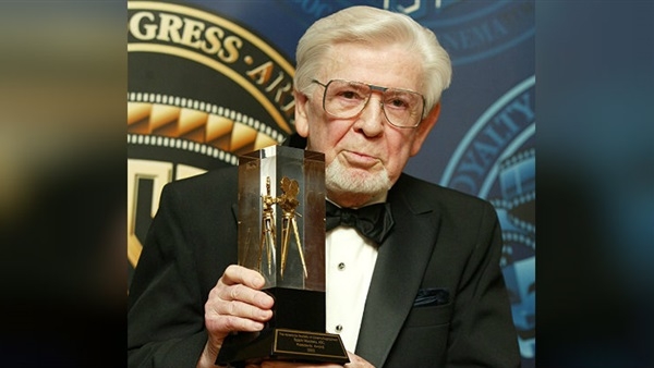 وفاة المصور السينمائي والف وولسي عن عمر 104 عام