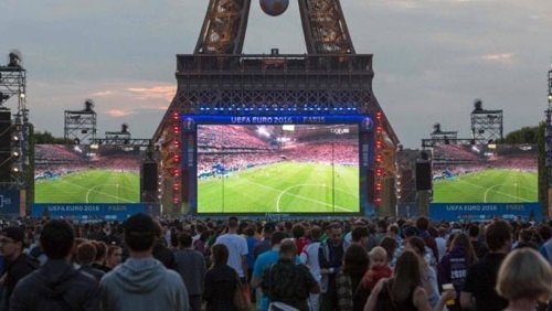 الداخلية الفرنسية : الشاشات الكبيرة لمتابعة المونديال ممنوعة في الساحات العامة  