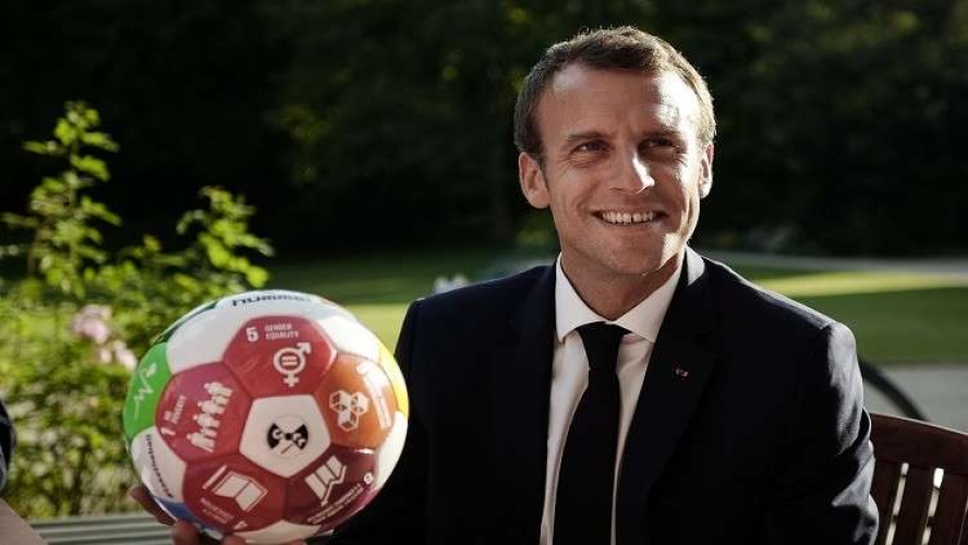 ماكرون يصل روسيا لحضور مباراة منتخب بلاده في كأس العالم