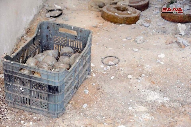 بالصور.. العثور على ألغام وحشوات قذائف داخل أحد مقرات 