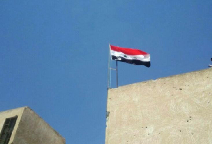 رفع العلم الوطني في مدينة إنخل بدرعا بمشاركة حشد كبير من الأهالي