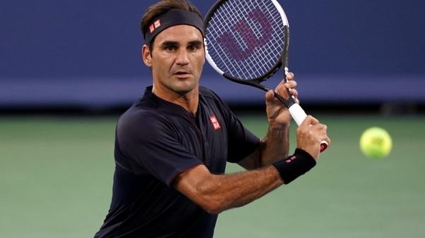 فيدرر يتأهل بسهولة وتيتيباس يتعثر في بطولة سينسناتي الامريكية