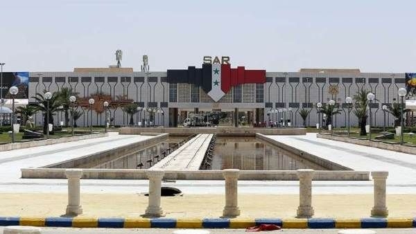 مهندسون من فرع نقابة حمص في زيارة لجناح أساس للمقاولات 