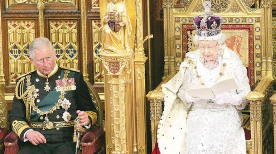  ملكة بريطانيا ستتخلى عن عرشها بهذا العمر ؟؟