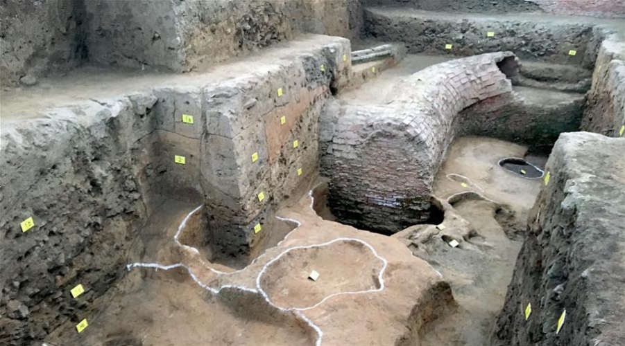 بالصور – مصنع لصك العملة عمره 2000 عام