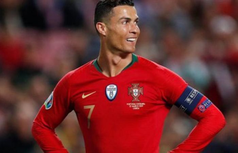  رونالدو يوقف حافلة منتخب بلاده لأجل طفل 