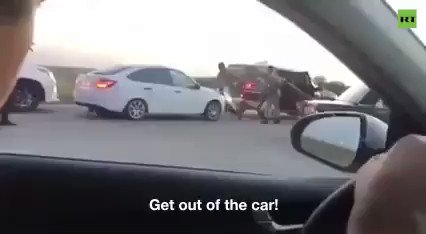  بمشاركة قوات الامن ... روسي يطلب يد حبيبته بطريقة تحبس الانفاس و تقطع النسل - فيديو