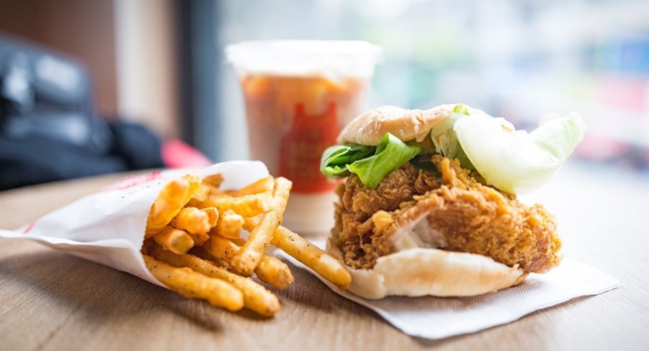 دراسة تكشف مخاطر البطاطس المقلية والوجبات السريعة 