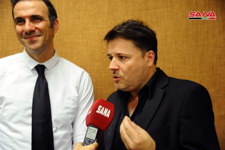 النجم الغنائي الفرنسي ستيفان سينشال: محاربة سورية للإرهاب دفاع عن العالم بأسره   