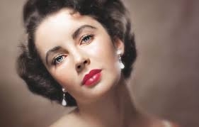  فيلم سينمائي يجسد حياة قطة هوليود المدللة إليزابيث تايلور