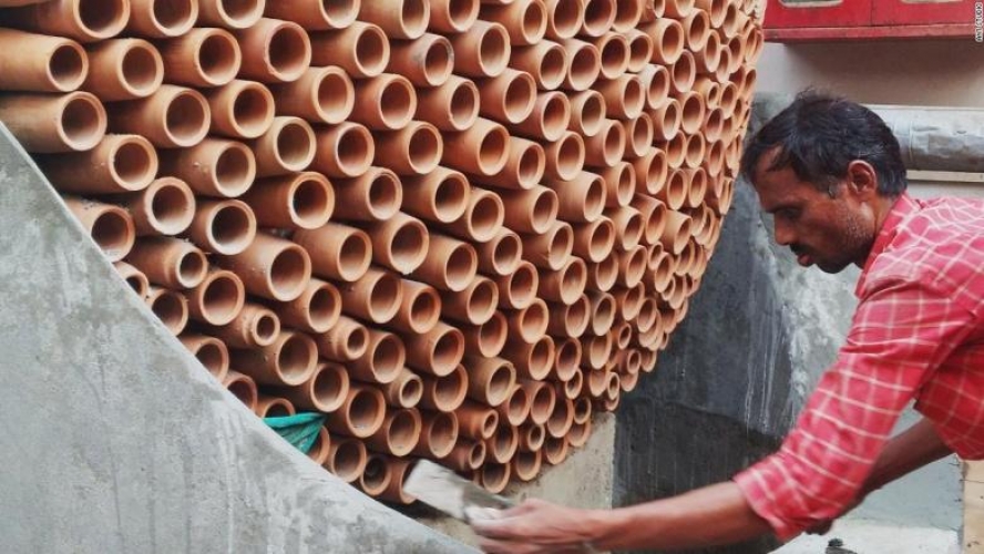 على الطريقة المصرية القديمة.. أجهزة تكييف جديدة في الهند بأسلوب مبتكر   