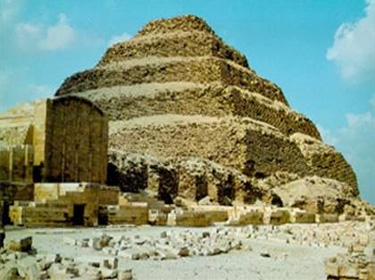 شركة بريطانية ترمّم هرم زوسر