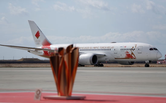 وصول الشعلة الأولمبية إلى اليابان و عزم حكومي على استضافة 