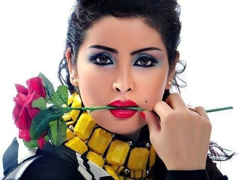 فنانة سعودية تقترح تحويل المساجين إلى 