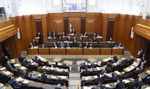 لبنان .. رفع السرية المصرفية عن حسابات المسؤولين   