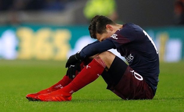 آرسنال يبحث عن مخرج لـ