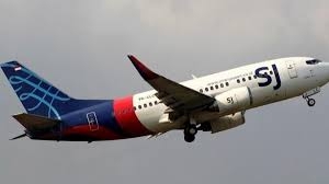 فقدان الإتصال بـ طائرة ركاب أندونيسية و أنباء عن العثور على حطامها