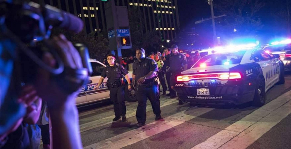 واشنطن تدين العنف ضد المتظاهربن في أي دولة مناهضة لسياساتها.. شاهد سيارة شرطة أمريكية تدهس المتظاهرين أمس ؟!