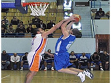 الجلاء يغرد بصدارة دوري السلة بدون منازع 