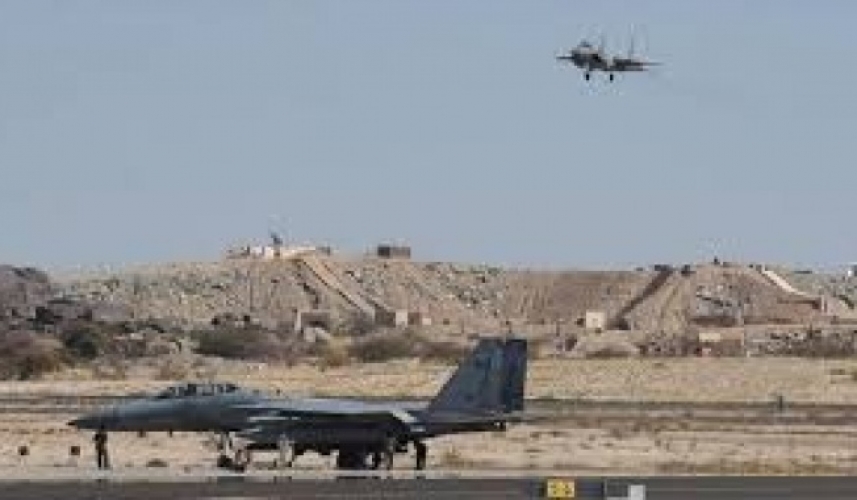 الجيش اليمني يستهدف قاعدة الملك خالد الجوية