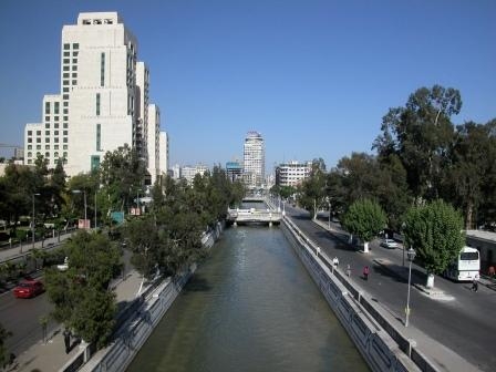 الصرف الصحي يعود إلى بردى