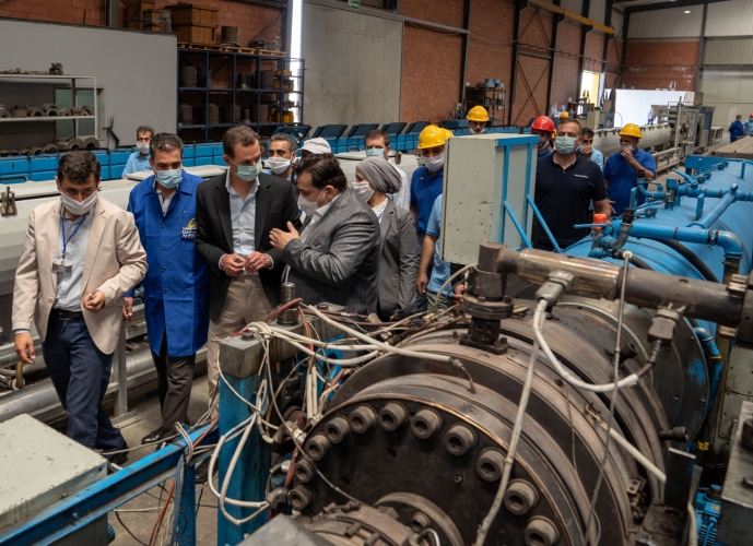 الرئيس الأسد في زيارة لمدينة حسياء الصناعية في حمص