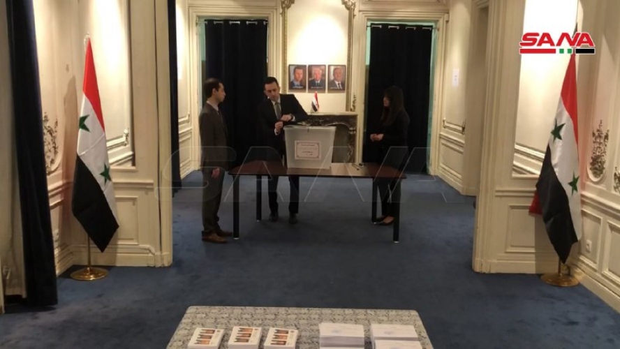 السفارة السورية في باريس تفتح صناديق الاقتراع أمام السوريين المقيمين في فرنسا للإدلاء بأصواتهم في انتخابات رئاسة الجمهورية العربية السورية