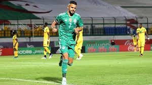 محرز يقود منتخب الجزائر للفوز على مالي وتحقيق رقم تاريخي