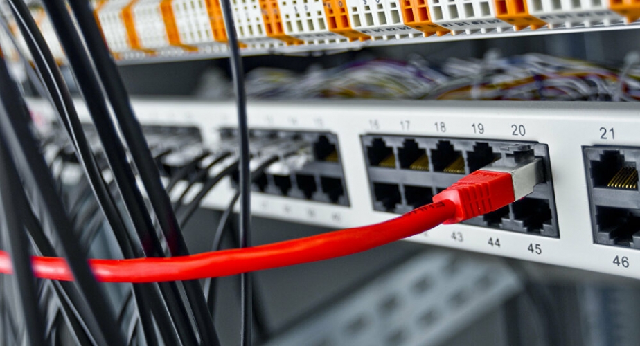 تعطل الإنترنت و الإتصالات الأرضية في بعض مناطق لبنان