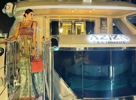 بالصور.. سعر خيالي لفستان ياسمين صبري الصيفي