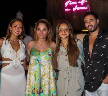 بالصور.. نيللي كريم وخطيبها يودعان العزوبية