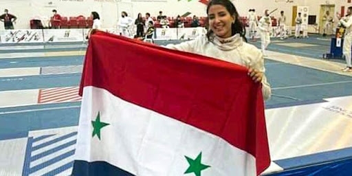 اللاعبة السورية نجلاء الشرقي تتوج بذهبية البطولة العربية للمبارزة بسلاح السابر