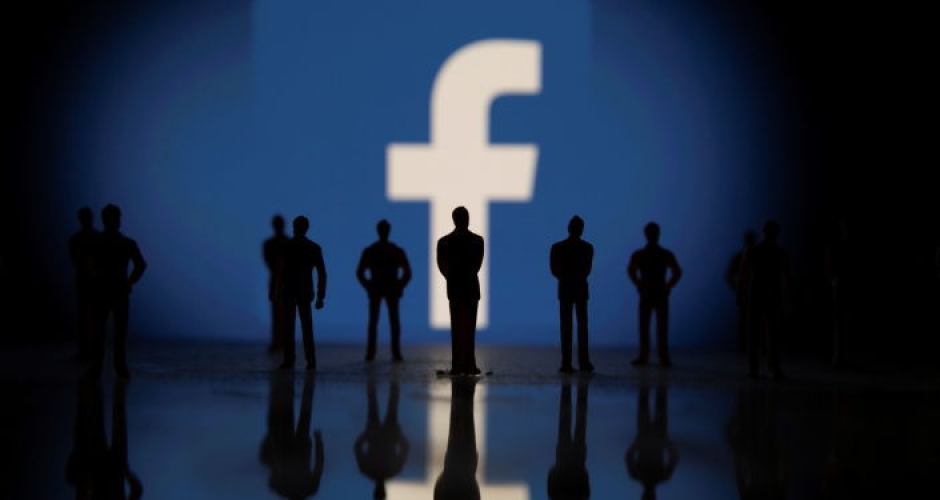 موظفة سابقة في فيسبوك: أشعر أن يدي ملطخة بالدماء   